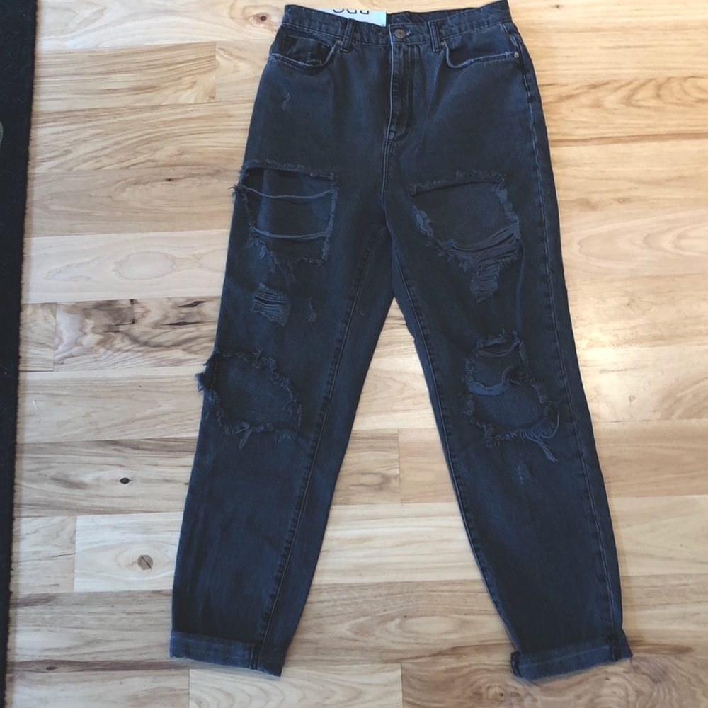 Bdg mom style destroyed denim. Size 28